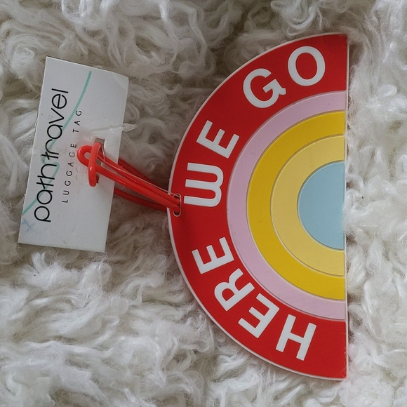 NWTs Set of Two Rainbow Luggage Tags - Picture 2 of 5